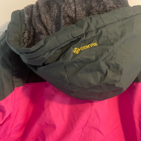 NWT!!!  Women’s Gemyse pink and gray waterproof ski jacket - large - Picture 9 of 13